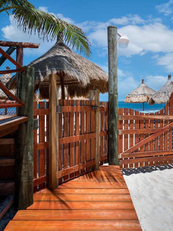 The Diving Lodge Downtown Puerto Morelos Exterior photo